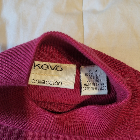 Kevo women light burgundy high collared 100% Silk lightweight sweater size small - Picture 8 of 14